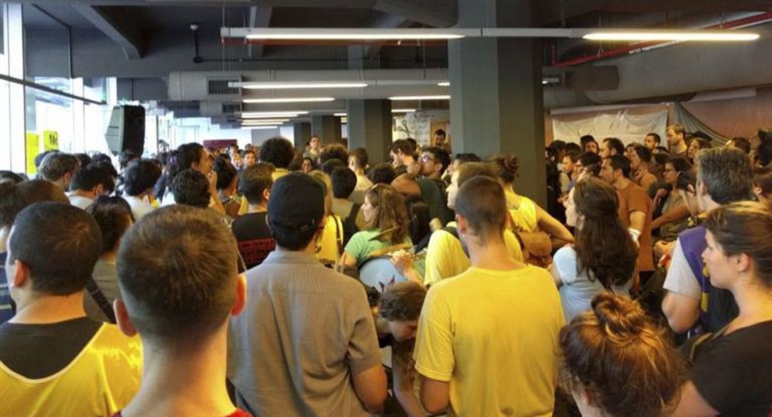 Científicos continúan la toma del Conicet en reclamo de cupos