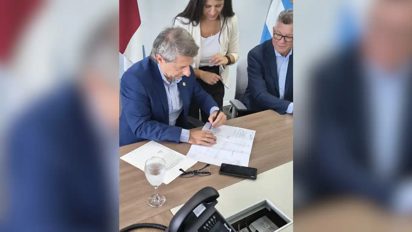 Avanza la instalación del Parque Solar Fotovoltaico en la ciudad: firmaron las escrituras del predio