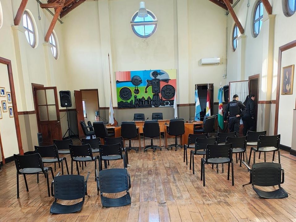 El recinto del Concejo, víctima de un acto de vandalismo. Foto: Gentileza.