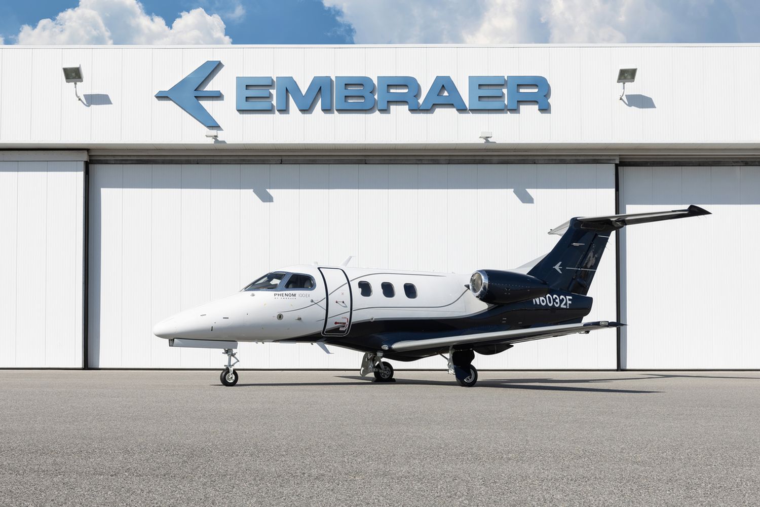 Fitch eleva la calificación crediticia de Embraer a grado de inversión