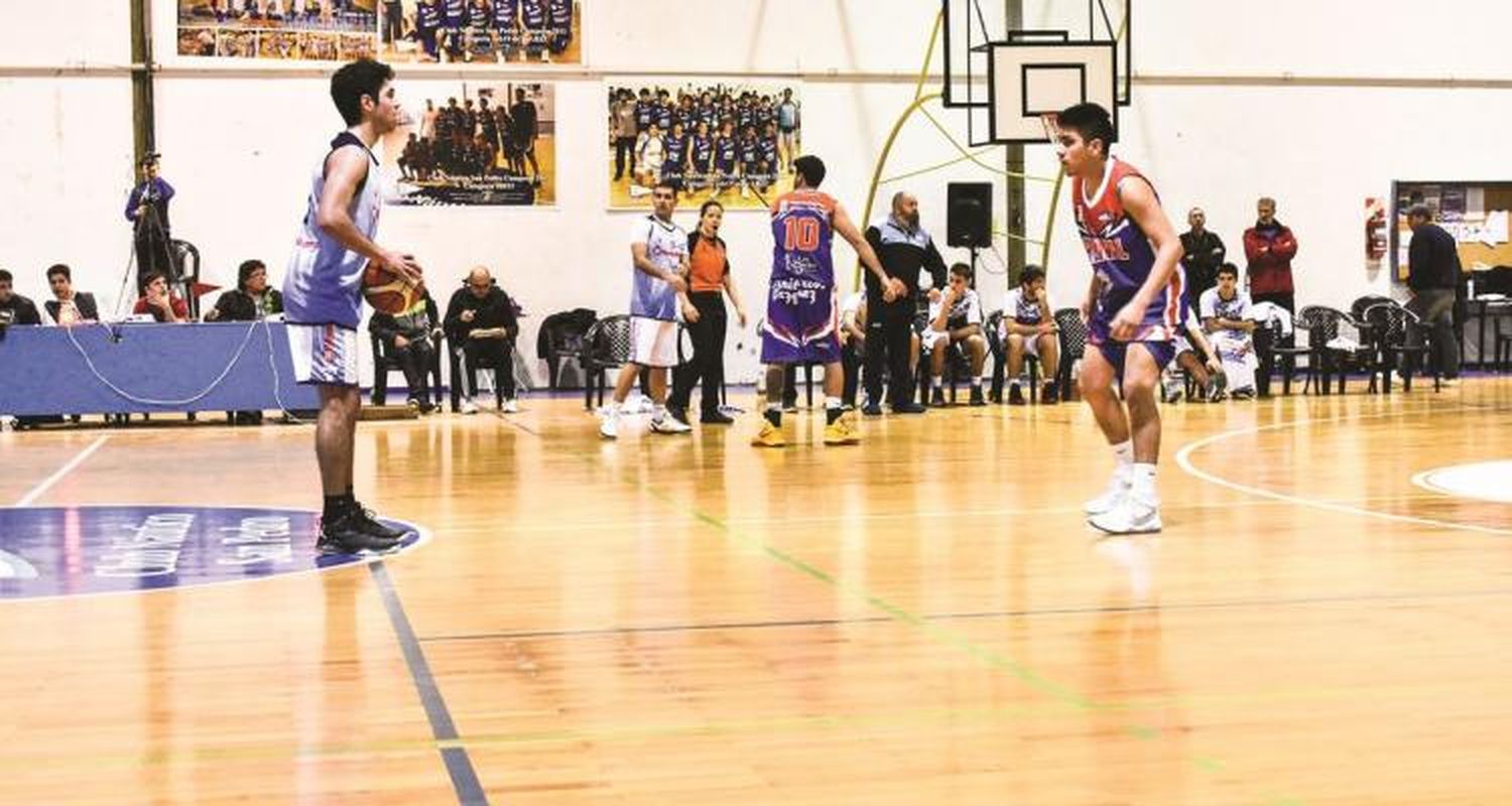 Liderado por Parra, Náutico cortó el invicto de Arenal y alcanzó la cima
