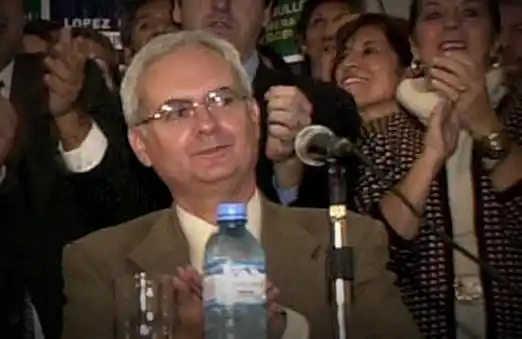 ¿Qué le contestó Carlos Manfroni a Charly García?