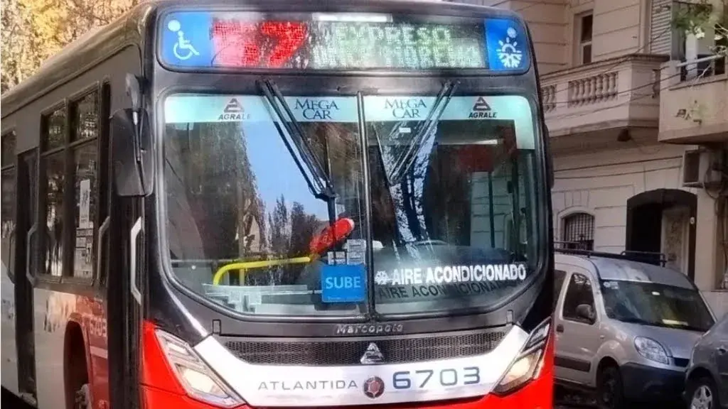 El proyecto propone dividir el distrito en tres grandes zonas operativas.