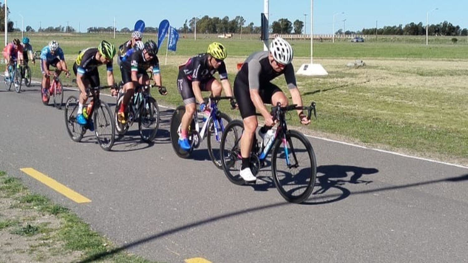 Roberto Bozzolo obtuvo el segundo puesto en el Gran Premio Aniversario, disputado en Tres Arroyos