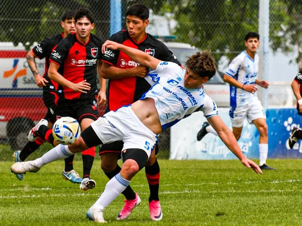 La Crema igualó 2 a 2 con al Lepra rosarina por la fecha 15 del Clausura Proyección. Foto:AR