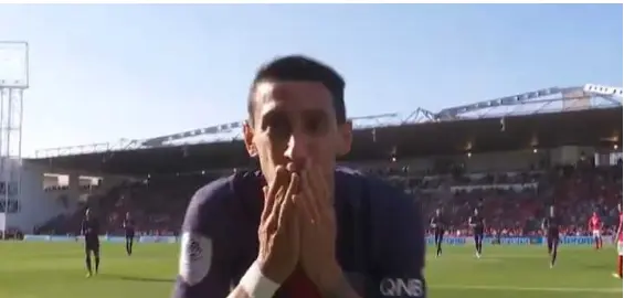 Fantástico gol olímpico de Ángel Di María en el PSG
