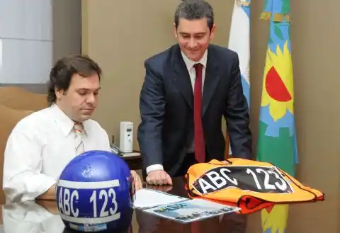 Motochorros: Ya es obligación que acompañantes lleven casco y chaleco con patente