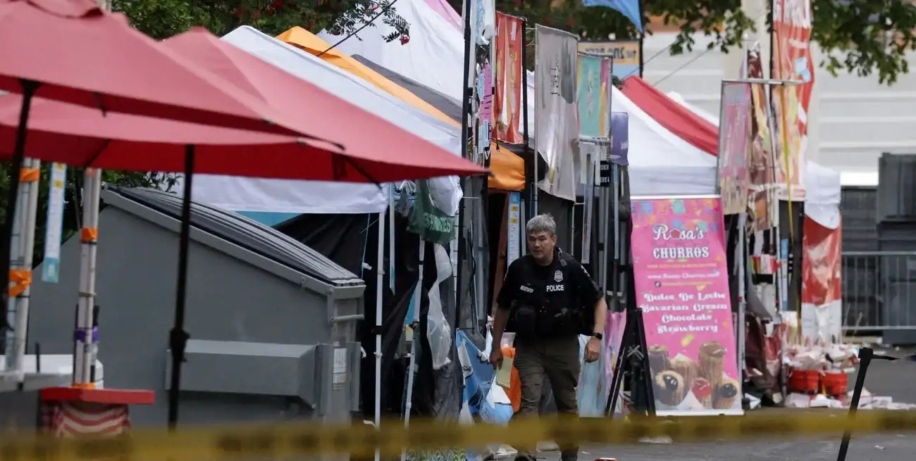Dos sospechosos fueron detenidos mientras avanza la investigación. Crédito: REUTERS.