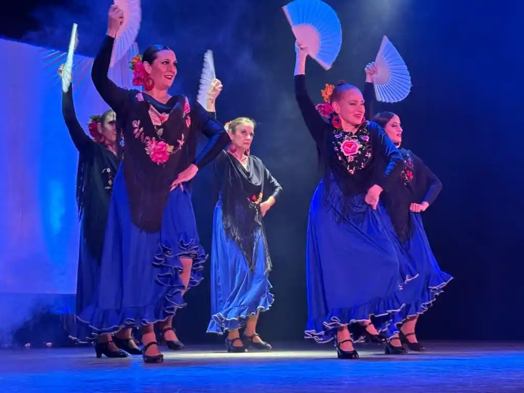 Danza española en el Teatro Ideal.