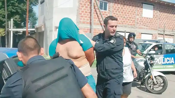 Golpeó a su novia y la tiró al Río de la Plata para que se ahogara   