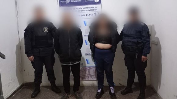 Detuvieron a una pareja que le robó 80 mil pesos a un jubilado en un cajero