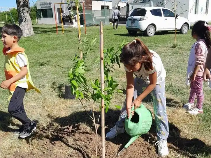 Promueven el cuidado ambiental en escuelas rurales del Octavo Distrito