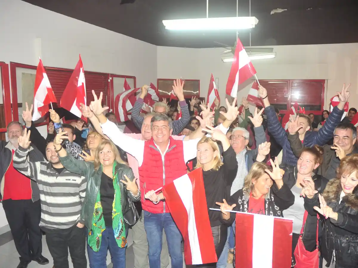Con un acto en la casa radical Canalis cerró la campaña