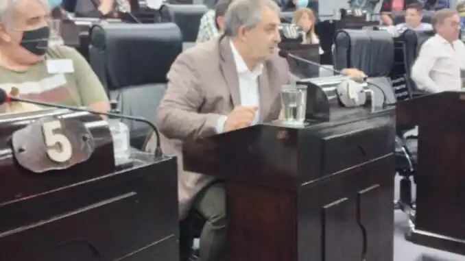 Escándalo en el Concejo Deliberante de Quilmes: Fuerte cruce entre concejales del Frente de Todos y Juntos 