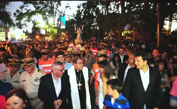 Día de la Virgen: Carlos Vives y Los Nocheros gratis en Tigre