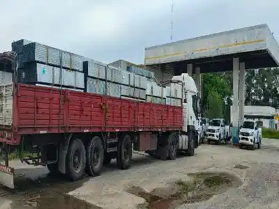 El botín consistía en 28 toneladas de perfiles de aluminio, valoradas en 60 millones de pesos.