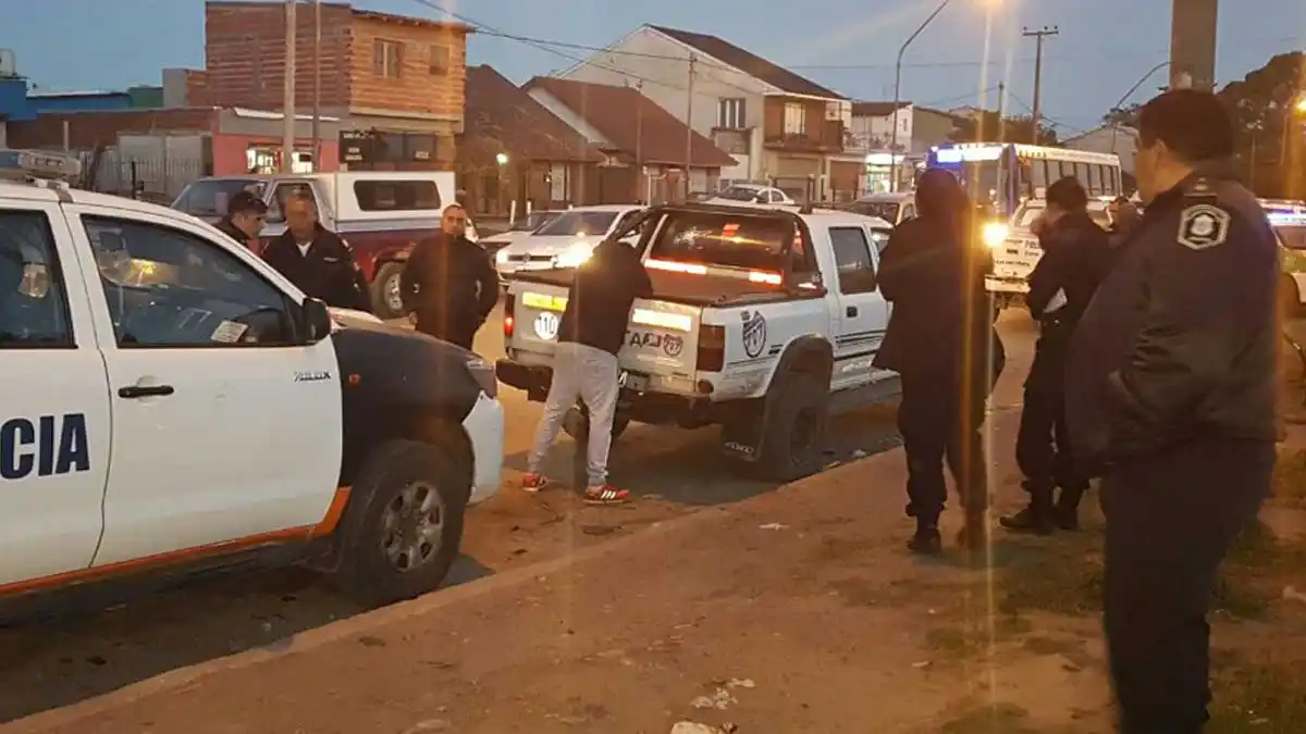 policial-detencion-droga-arma