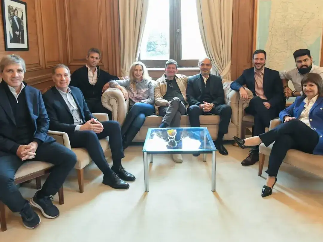El encuentro estuvo encabezado por la secretaria General de la Presidencia, Karina Milei, y reunió a figuras centrales del oficialismo.