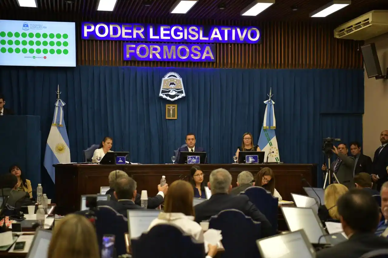 Se aprobó el proyecto de reforma de la Constitución Provincial