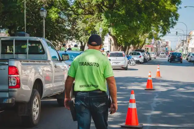 Cuarentena: Asignan días para circular en auto y motos
