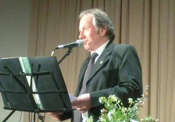 “Palabras de Mujer”, canto y poesía en la presentación de Romani 