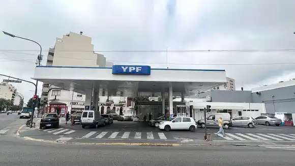 YPF aumentó levemente los precios de los combustibles luego de una medida del Gobierno