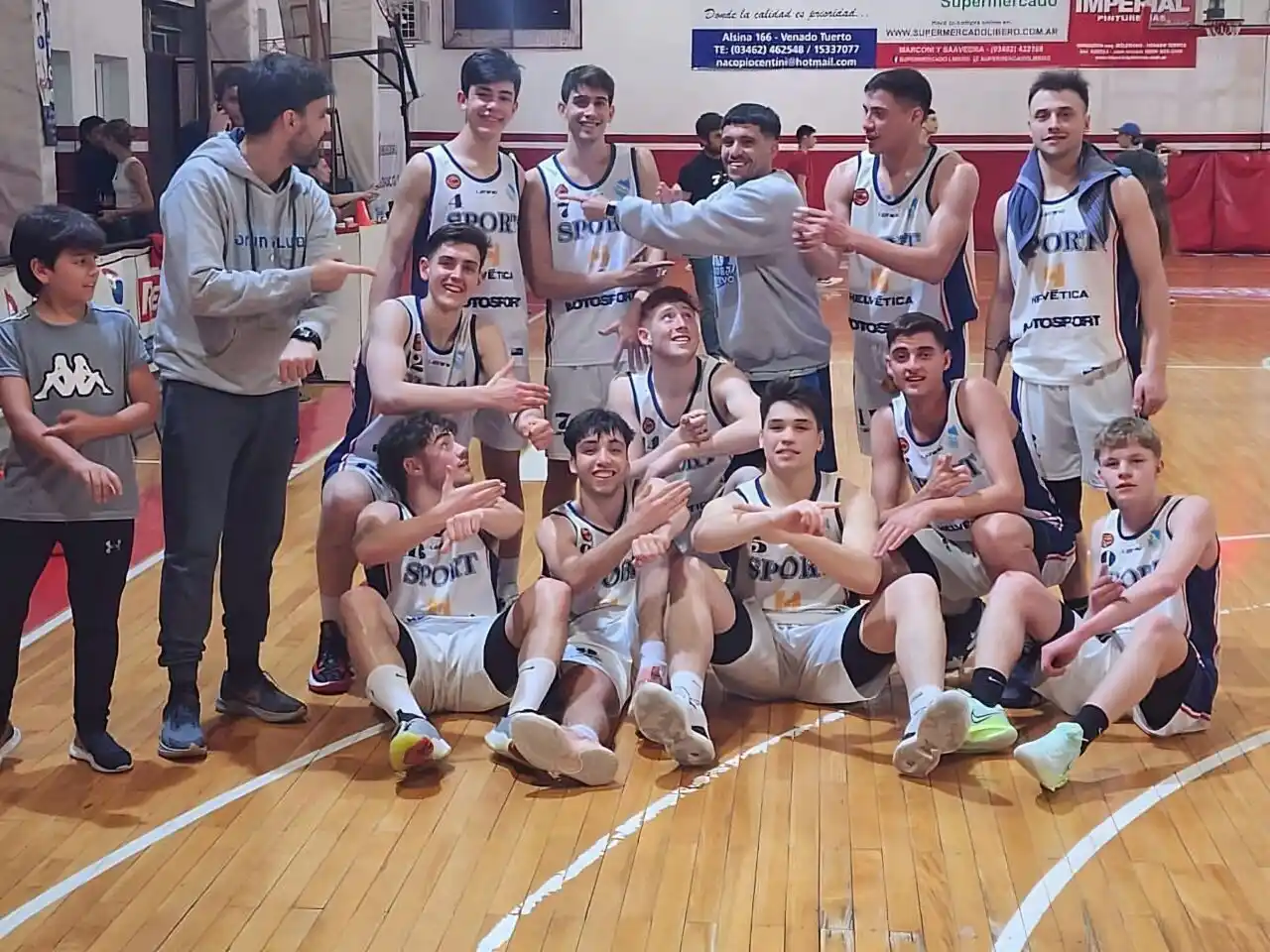 Atenas se despidió de su gente con una contundente derrota