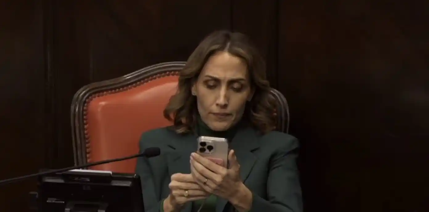 Arietto filmó toda la sesión y generó polémica.