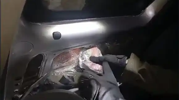 Gendarmes detectaron a un auto sospechoso viajando por Santa Fe y acertaron: tenían “escondido” 25 kilos de marihuana