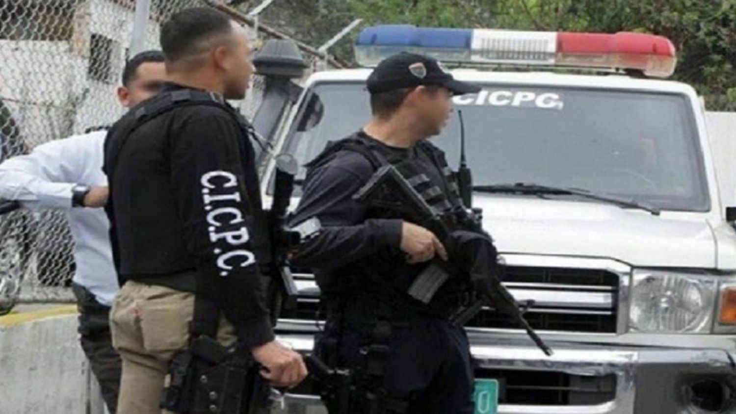 ¿ESTOS SON LOS QUE NOS CUIDAN? Agarran a dos CICPC por ser ladrones de carros