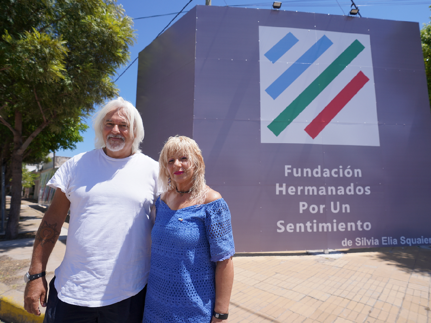 Un edificio contemporáneo con corazón de pueblo