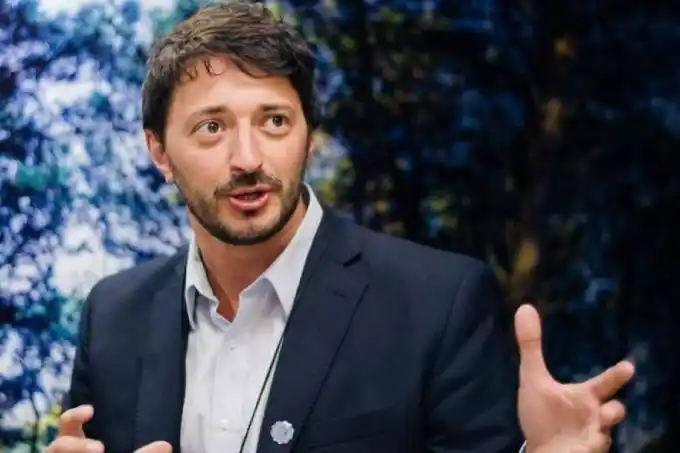 El intendente de Pinamar no se presentó a su interpelación por irregularidades en puestos balnearios