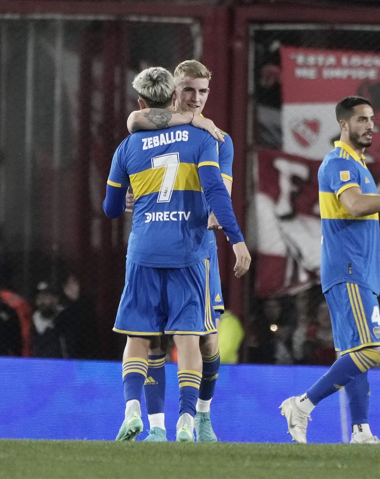 Boca se quedó con el clásico ante Independiente