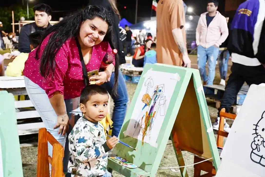 Miles de visitantes recorrieron la �SExpo Día de la Madre⬝