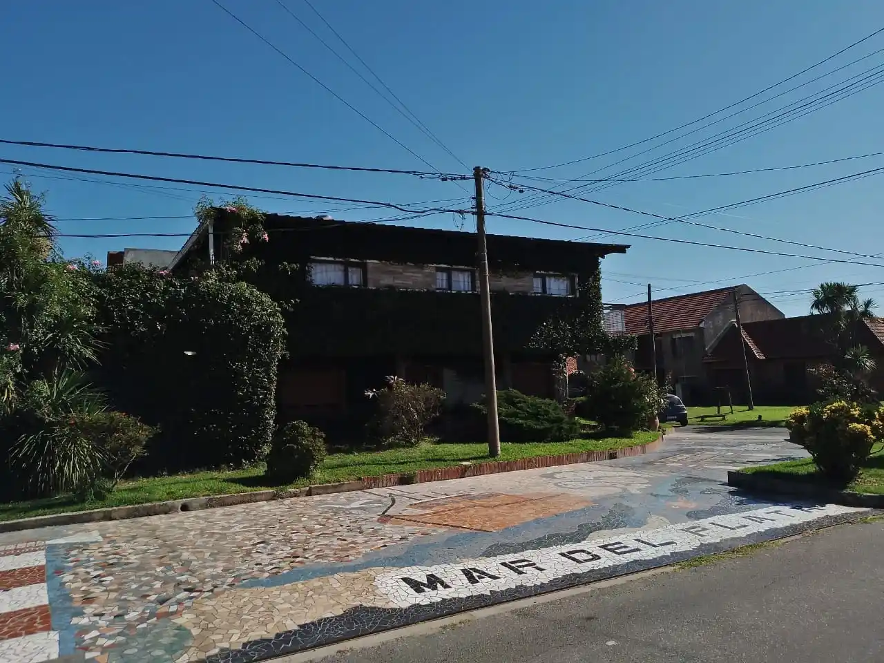 Vista desde calle Fray Mamerto Esquiú, antes de llegar a Alfonsina Storni.
