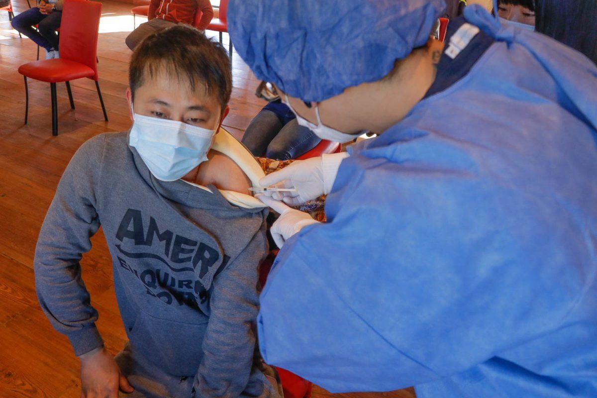 Llegaron miles de dosis de Sinopharm y Pfizer a Gualeguaychú para chicos y adolescentes