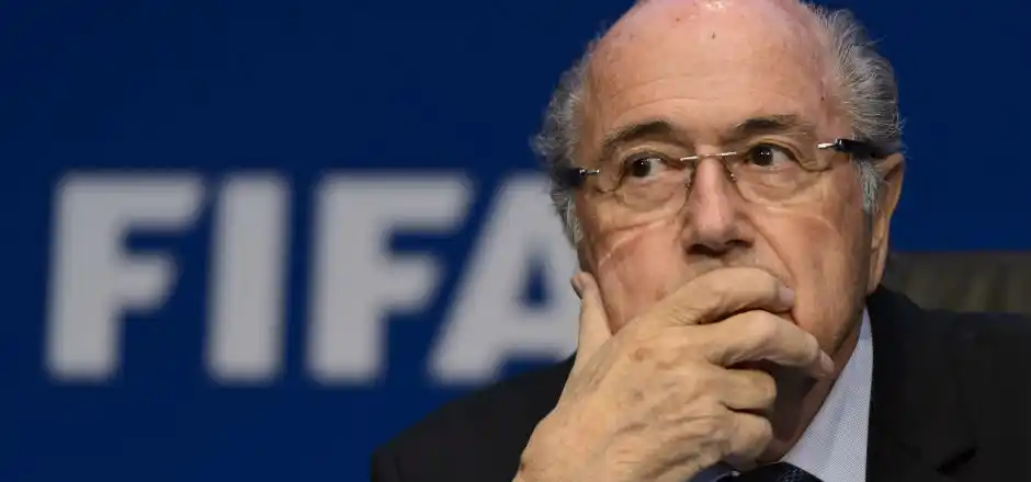 Blatter renunció a la FIFA y convocó a nuevas elecciones 