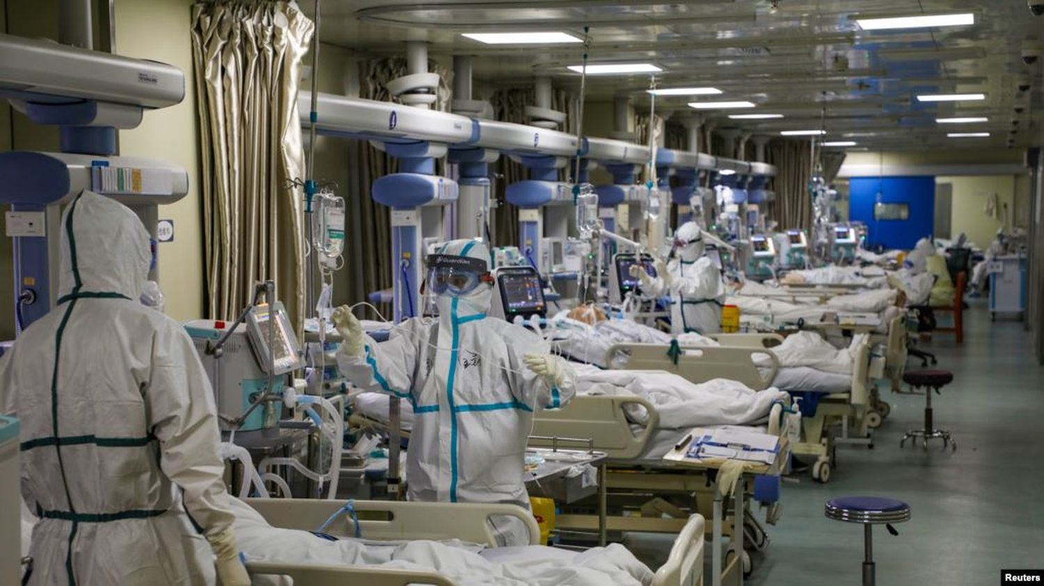 Sistema médico chino abrumado por los miles de casos de coronavirus