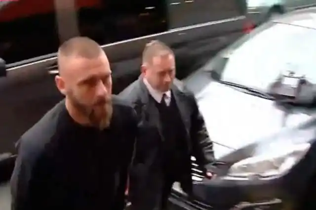 De Rossi en Boca: el italiano pasó por la clínica a realizarse estudios
