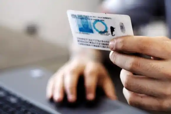 Extienden el horario de atención del Registro Civil para entregar DNI pendientes antes de las elecciones