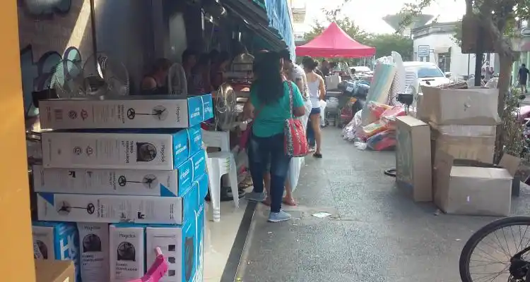 Difundieron los costos para los comercios que ocupen las veredas