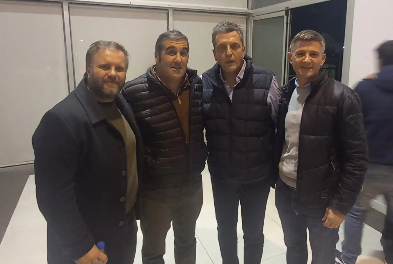 Valle, junto a Sergio Massa y Facundo Llano, durante el reciente congreso del Frente Renovador en Malvinas Argentinas.