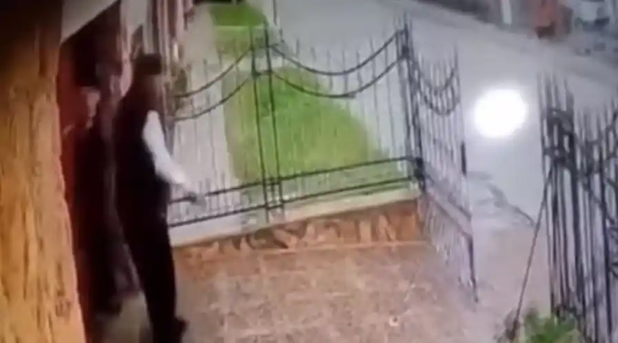 El abuelo de 76 años mató de cinco disparos a su nieto