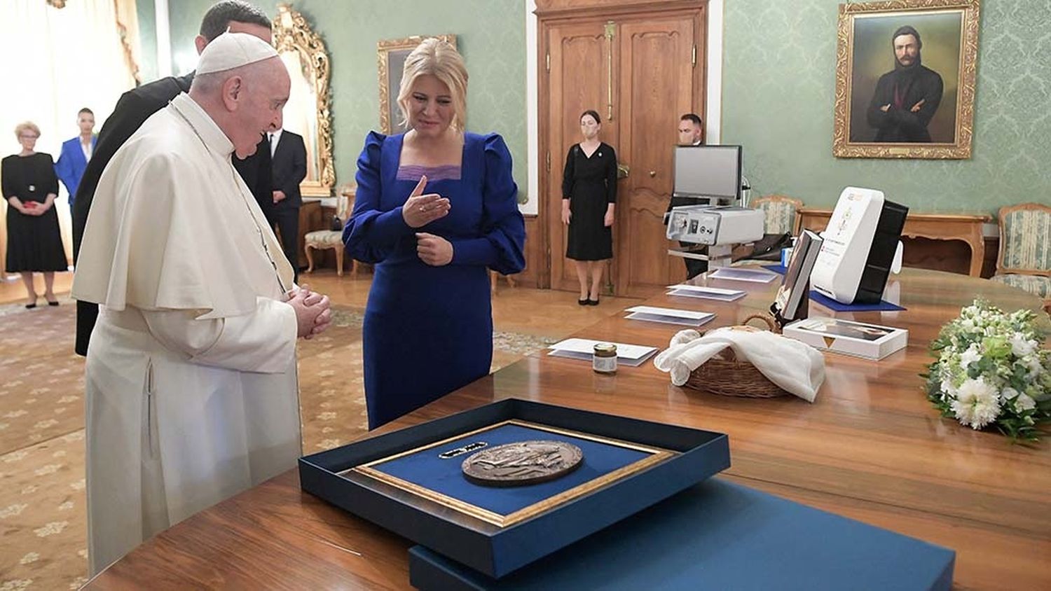 En Europa, el Papa pidió que sus países no se aíslen y rechazó el antisemitismo