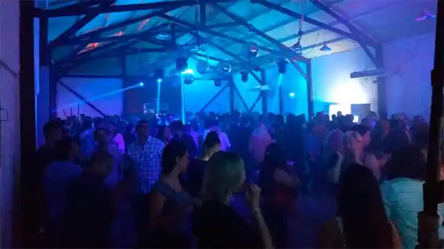 Pasó música en una fiesta, le pagaron 20.000 pesos de más y los devolvió