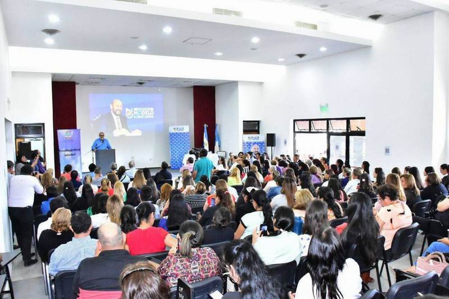 Modelo formoseño: Más de 5 mil personas
participaron del 1.er seminario del año