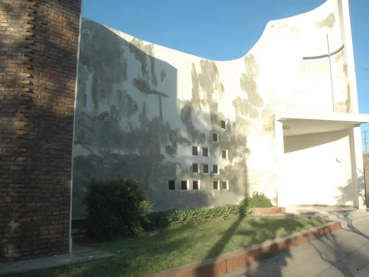 Piden colaboración para  poder pintar iglesia 