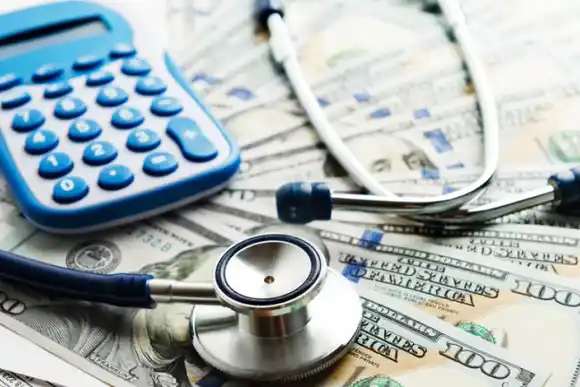 Prepagas: llegan nuevos aumentos y las empresas aguardan un mercado desregulado