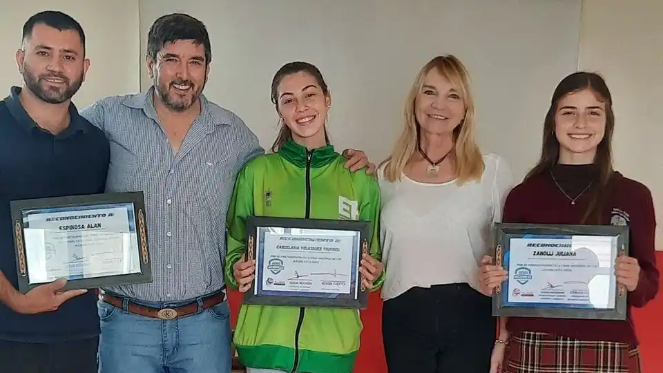 Juliana Zanolli y Candelaria Velázquez, distinguidas por su participación en los Juegos Evita