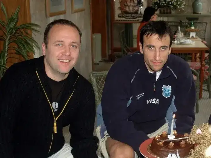 Leandro junto con su hermano, Manu Ginóbili.